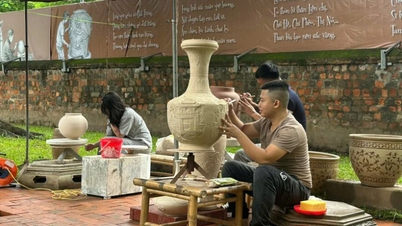 Vorstellung der Schönheit der Bat Trang-Keramik im Literaturtempel – Quoc Tu Giam
