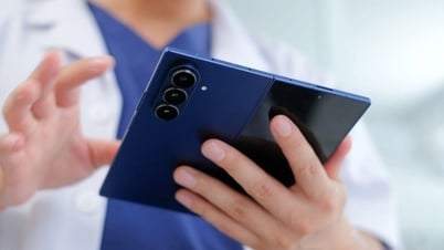 Galaxy Z Fold7의 Unfold Club이 치과의사의 취업에 어떤 도움을 주었는가