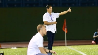 폴킹 코치는 심판에 반응하는 것이 CAHN 팀의 '전술'이라는 것을 부인했고, 안 득 코치는 슬퍼했습니다. 그 이유는...