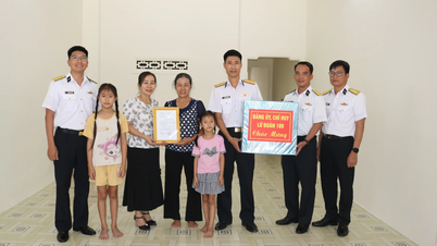 Lữ đoàn 189 bàn giao Nhà đồng đội cho gia đình quân nhân