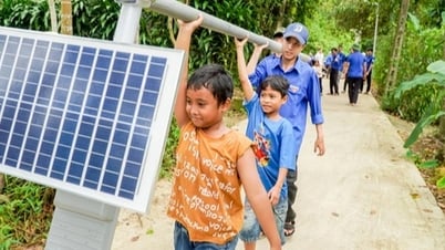 Hành trình “Ánh sáng xanh” thắp sáng nhiều nẻo đường Việt Nam