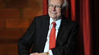 ウォーレン・バフェットが金持ちになるための13のシンプルなお金の秘訣を明かす