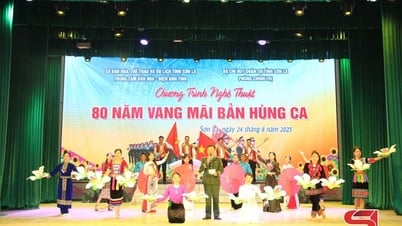 Chương trình nghệ thuật “80 năm vang mãi bản hùng ca”