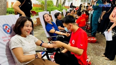患者の治療のために700単位以上の血液が寄付されました。