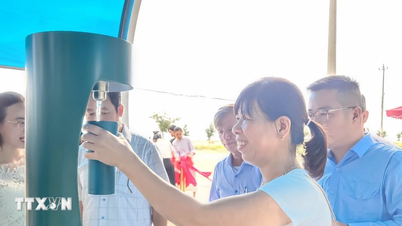 Huế ra mắt trạm nhà chờ và máy cấp nước uống miễn phí tại các bãi biển