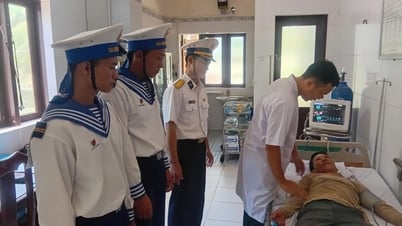 Quân y Đảo Trường Sa kịp thời cấp cứu ngư dân bị đột quỵ