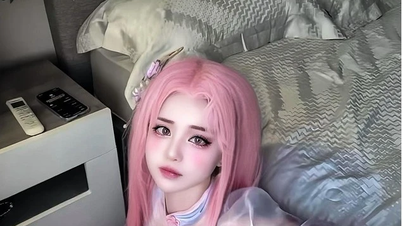 Yugi's Seraphine Cosplay Makes Gamers Go Crazy