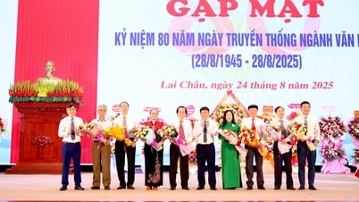 Lai Chau: Meeting to Celebrate the 80th Anniversary of the Cultural Sector's Traditional Day