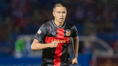 المدرب كيم سانغ سيك يستدعي اللاعب الفيتنامي الأمريكي ثانه ترونج للانضمام إلى فريق U23 فيتنام