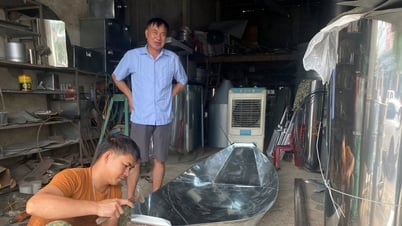 ゲアン省の嵐の季節にボート製造業の需要が高まる