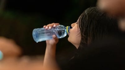 ماذا يحدث للجسم عند شرب كمية أقل من الماء