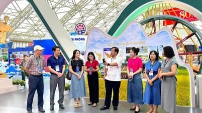 ผู้นำจังหวัดตรวจเยี่ยมความคืบหน้าบูธนิทรรศการเดียนเบียน - ร่วมสร้าง มุ่งมั่นพัฒนา