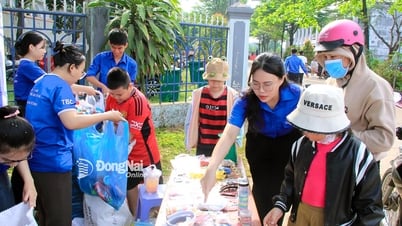 Continue to implement the skillful mass mobilization model on solid waste classification