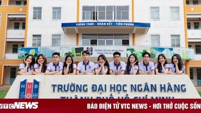 قامت إحدى الجامعات بتغيير معاييرها للالتحاق بالمرحلة الثانوية بشكل مفاجئ بعد فضيحة كادت أن تؤدي إلى رسوب المرشحين.
