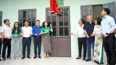 พิธีเปิดและส่งมอบห้องเรียนให้กับโรงเรียนอนุบาลนาโป่ง ตำบลตาลมี