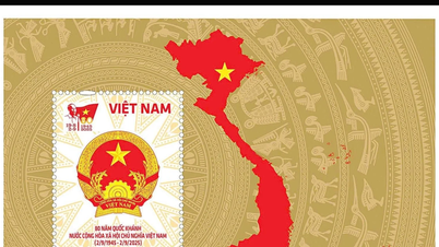 Emisión de una serie especial de sellos para celebrar el 80º aniversario del Día Nacional de Vietnam (PV)