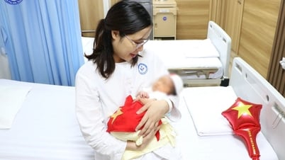 طفلة تزن 3.3 كجم تولد بصحة جيدة من جنين مجمد لأكثر من عقد من الزمان
