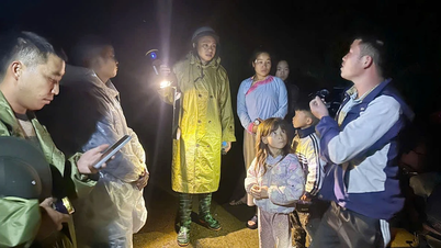 Lao Cai: Working all night to help people move to safety