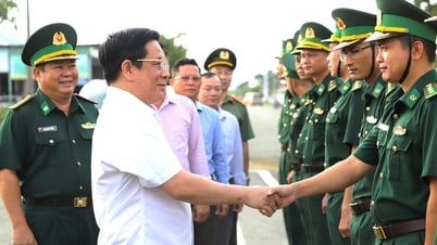 Chairman of An Giang Provincial People's Committee Ho Van Mung surveyed and worked on border security work.