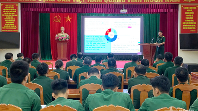 Commandement de la défense de la région 4 - Ha Long : Formation sur la transformation numérique et « Éducation numérique pour tous » en 2025
