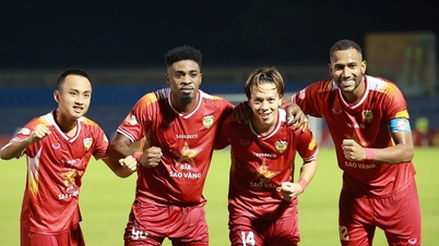 Le Hong Linh Ha Tinh FC a remporté le match, qui avait été temporairement interrompu pendant 24 minutes.