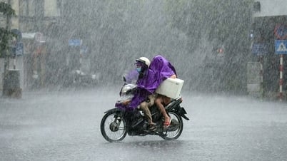 全国的に大雨が続いており、ハノイでは午後から雨が徐々に弱まっています