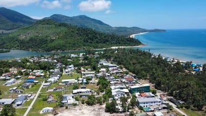 Beaux villages côtiers : Canh Duong avec ses charmantes montagnes et rivières...