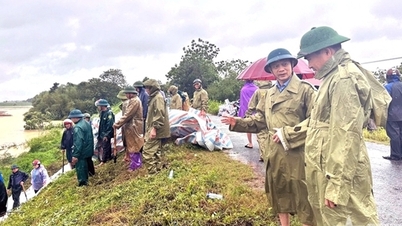 Handling incidents on dykes in Thanh Hoa due to rapid flood rise