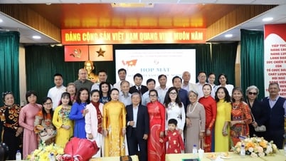 Creación de condiciones favorables para que los vietnamitas en el extranjero participen en inversiones y creen empresas.
