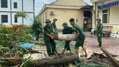 Nỗ lực giúp người dân khắc phục hậu quả bão số 5 ở Hà Tĩnh