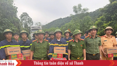 ตำรวจเมืองถั่นฮวา มอบอาหารกว่า 1 ตัน ช่วยเหลือผู้ประสบภัยน้ำท่วม