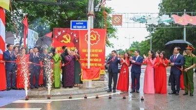 Dien Bien coloca placas com nomes de estradas por ocasião do Dia Nacional 2 de setembro