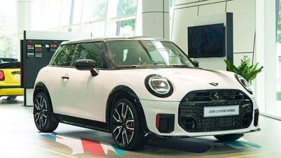 새로운 세대 MINI John Cooper Works 듀오: 고성능 차량의 새로운 시대