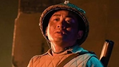 En regardant le clip vidéo « Continuez l'histoire de la paix », le public a déclaré que le « soldat » Tung Duong était un peu potelé.