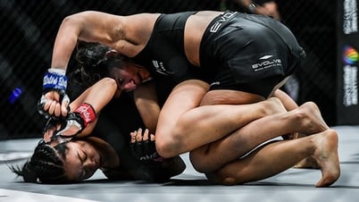 Le cas d'une fille utilisant une prise d'étranglement pour vaincre un jeune homme tatoué : Quel type d'art martial est le MMA ?
