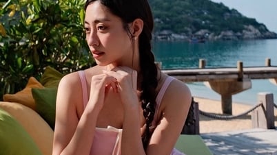 Tung Duong looks exactly like People's Artist Trung Duc, Luong Thuy Linh shows off her sexy curves