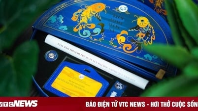 Một trường gây sốt với giấy báo trúng tuyển độc lạ hình hộp bánh trung thu