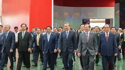 Chùm ảnh: Lãnh đạo Đảng, Nhà nước tham quan Triển lãm '80 năm hành trình Độc lập - Tự do - Hạnh phúc'