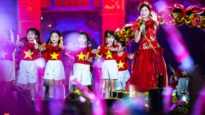 Hòa Minzy và sức hút của âm nhạc yêu nước