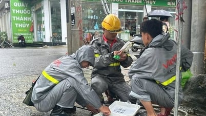 La gente de Viettel trabaja toda la noche para solucionar problemas y mantener a los clientes en contacto.