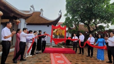 Xã Hát Môn gắn biển công trình di tích đình, chùa Hương Tảo
