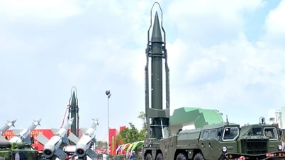 Bewundern Sie die Raketen und modernen Waffen auf der National Achievement Exhibition
