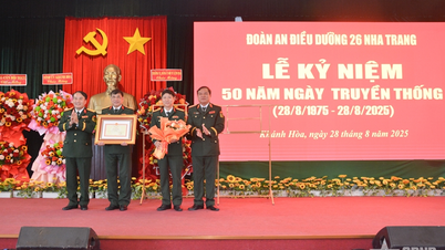 Le groupe d'infirmières 26 de Nha Trang célèbre le 50e anniversaire de la journée traditionnelle