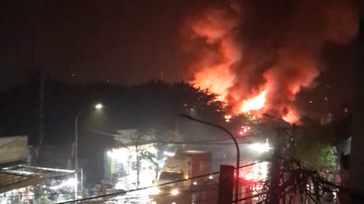 Une usine inondée d'un demi-mètre de profondeur a pris feu à Hanoi