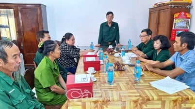 竜巻の被害を受けた会員を支援する