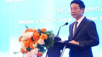 Ministre Nguyen Manh Hung : L'innovation et la maîtrise de la technologie pour échapper au « piège du revenu intermédiaire »