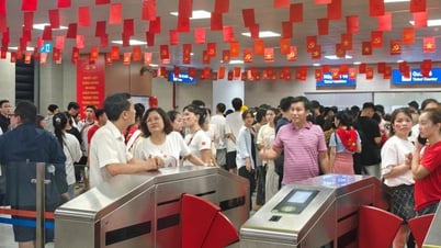 Deux lignes de chemin de fer urbain de Hanoi fonctionnent toute la nuit pendant les vacances de la fête nationale, le 2 septembre