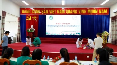 បុគ្គលិកពេទ្យចំនួន 90 នាក់នៃខេត្ត Cao Bang បានទទួលការបណ្តុះបណ្តាលផ្នែកសង្គ្រោះបេះដូង ការព្យាបាលអាណាហ្វីឡាក់ស៊ី និងផ្នែកពេទ្យកុមារ។