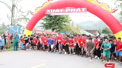 Carrera de cross country de la comuna de Muong Gion