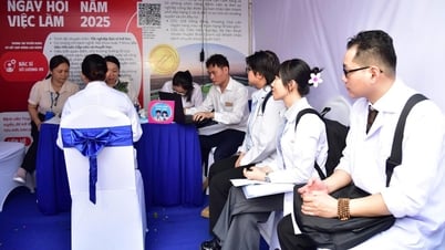 3 năm liền nhiều trung tâm y tế ở TP.HCM vẫn tuyển không được bác sĩ trẻ